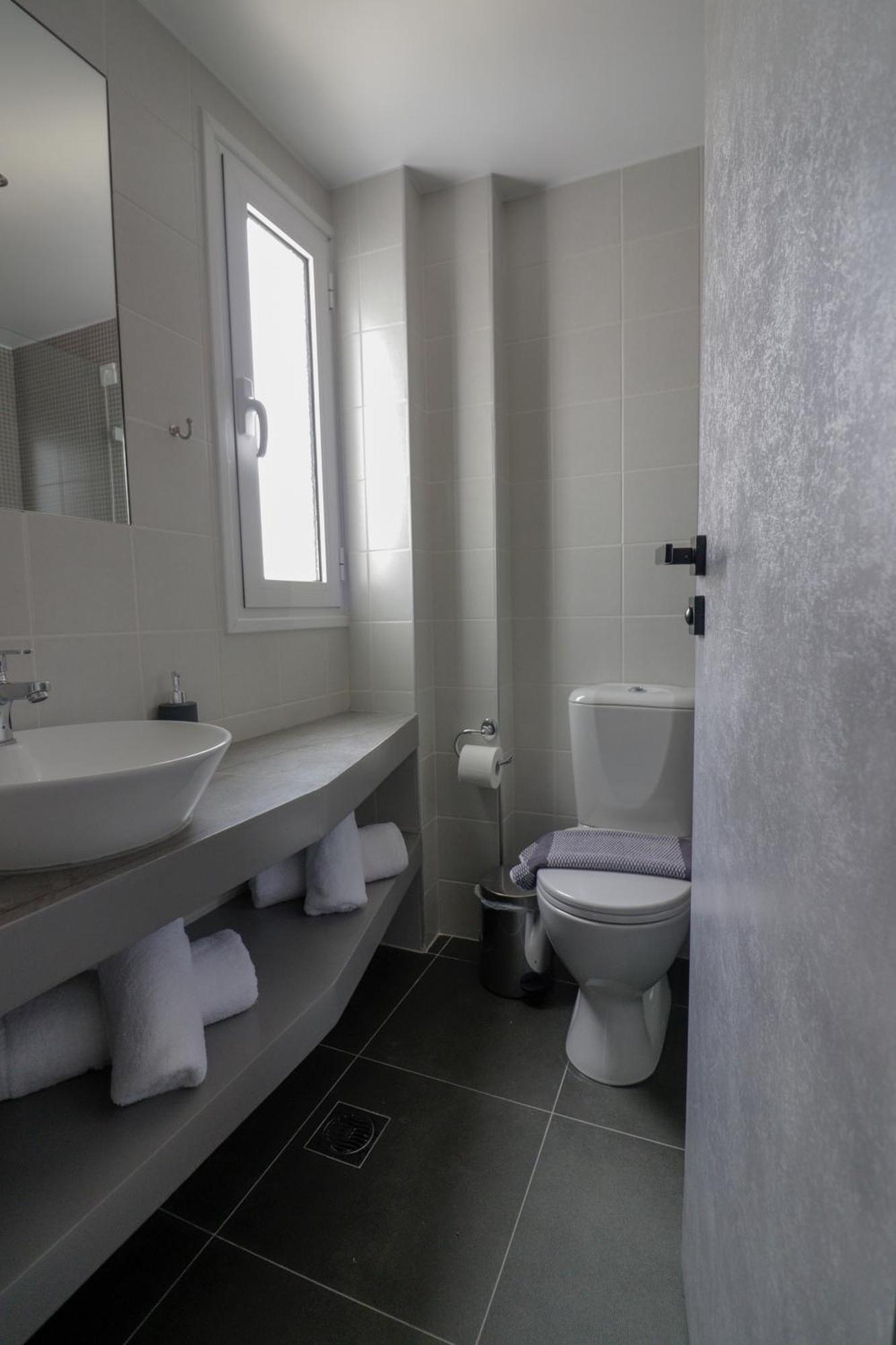 Single Room Private Bathroom